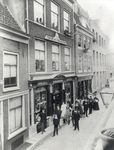 72044 Gezicht op de voorgevels van de huizen van de Vinkenburgstraat 3-lager te Utrecht; de zuidoostelijke straatwand, ...
